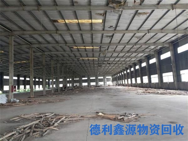 确保钢结构厂房拆除过程中的环保要求？